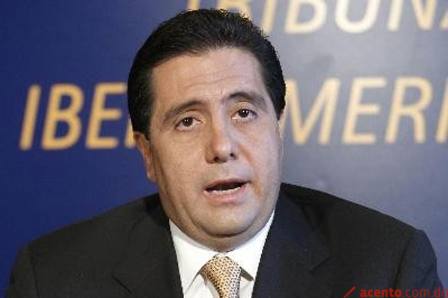 Ex presidente de Panamá interviene en conflicto que mantiene dividido al PRD