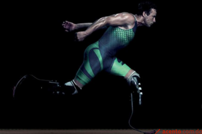 Oscar Pistorius espera por juez para saber si concederan libertad bajo fianza.