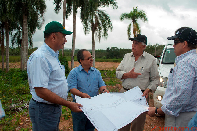 Medio Ambiente supervisa los proyectos de turísticos de Samaná