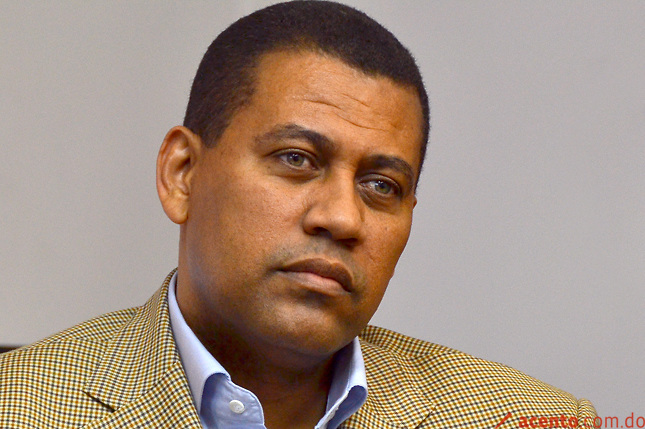 Guido Gómez critica las actitudes de Hipólito Mejía y de Miguel Vargas