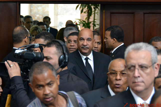Miembros de la Asamblea Nacional llegaban al salón impacientes por escuchar el discurso del presidente Danilo Medina.