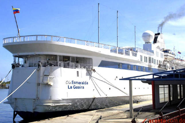 Nuria descifra el “misterio” del Ola Esmeralda, varado en Santo Domingo