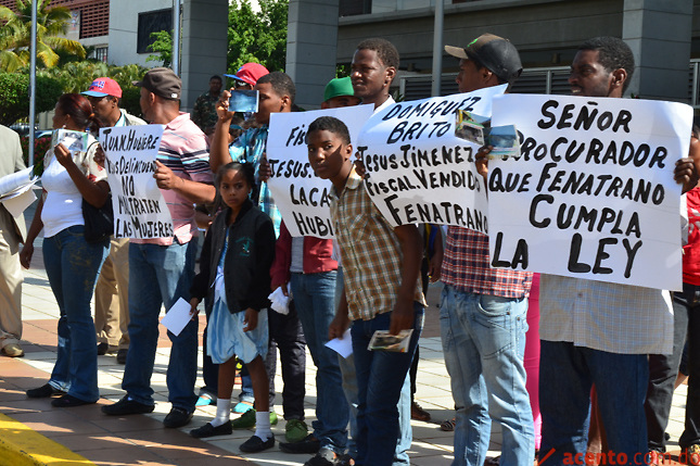 Esposas de choferes solicitan a PGR ejecutar sentencia ordena devolución de ruta