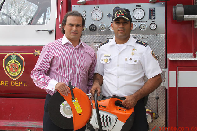 STHIL y United Petroleum donan maquinas para salvamentos en la carretera