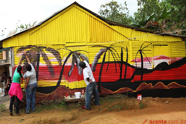 “Nueva cara para Miches” pinta casas en el municipio