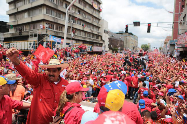 Maduro promete combatir la corrupción y reconocer 