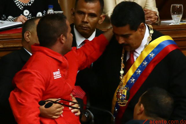 Ordenan el arresto del hombre que irrumpió en la investidura de Nicolás Maduro