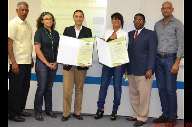 Premian jóvenes que participaron en el Concurso de Spot Publicitario