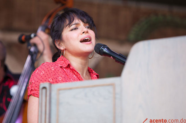 Norah Jones lanzará un disco junto al vocalista de Green Day
