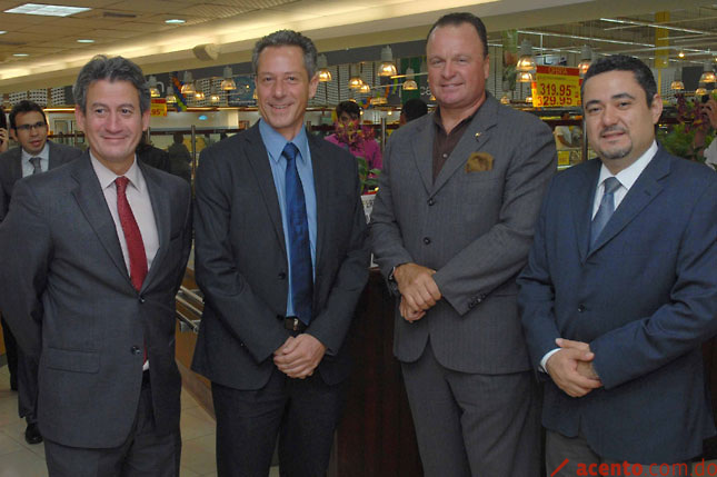 Carrefour organiza ameno encuentro para celebrar aniversario