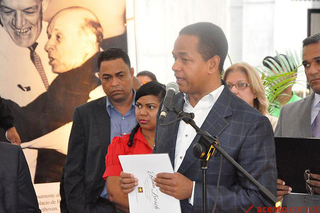 Inauguran muestra 