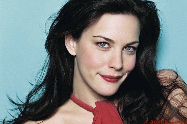 El primer beso de Liv Tyler revoluciona la Croisette