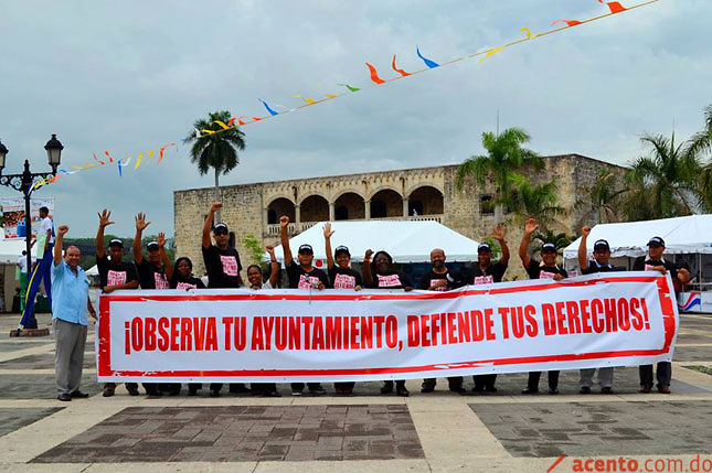 Cientos visitaron Feria de Administración Pública y Sociedad Civil