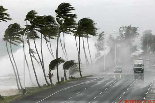 Tormenta tropical Andrea causa serias inundaciones en Florida y varios tornados