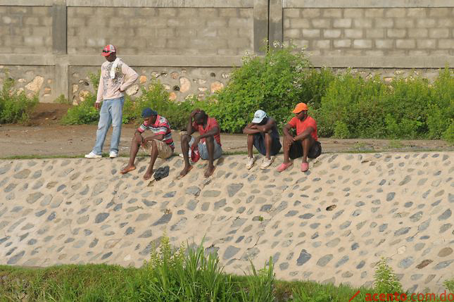 Franja noroeste con Haití, mundo de precariedad, tensión y hermanamiento