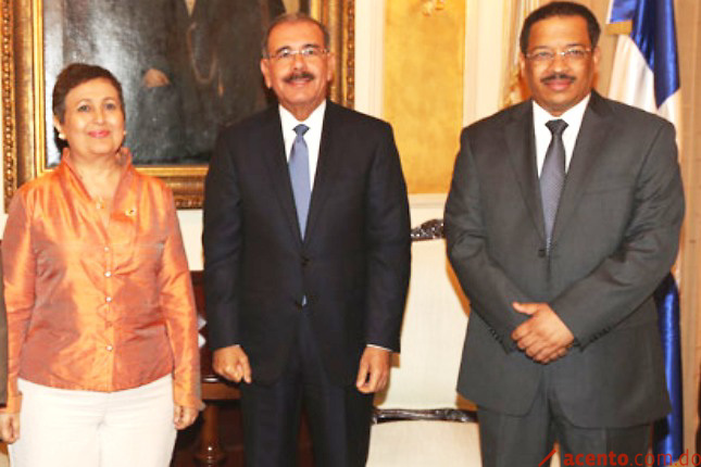 Danilo Medina se reúne con directivos JCE dominicana y CNE venezolano