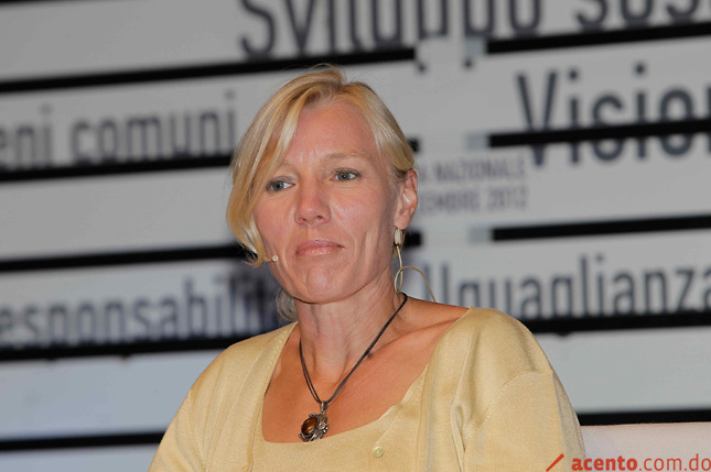 Ministra de Deporte de Italia dice que le han tratado como 