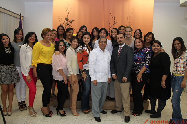 Unicda certifica estudiantes en montaje y protocolo eventos corporativos