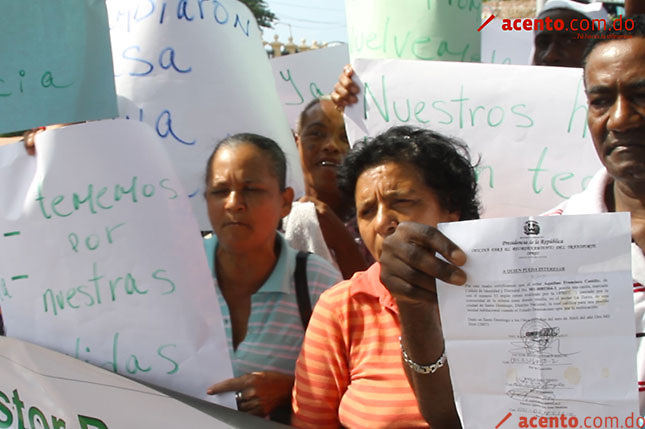 Familias de La Zurza piden al gobierno entregar casa desalojadas por Metro