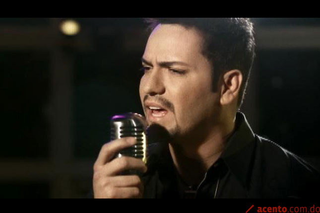 Salsero Víctor Manuelle lanza su nuevo disco, 