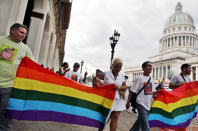 Homosexuales y lesbianas de Cuba reclaman leyes que les garanticen derechos