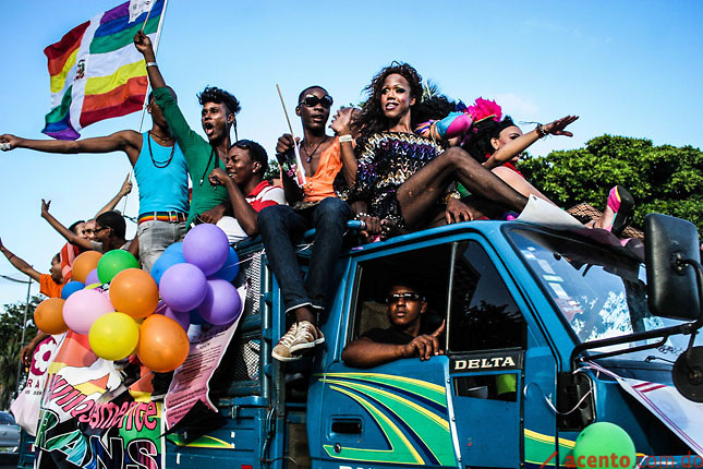 “Papi no te kille”: Exposición que promueve la diversidad en RD