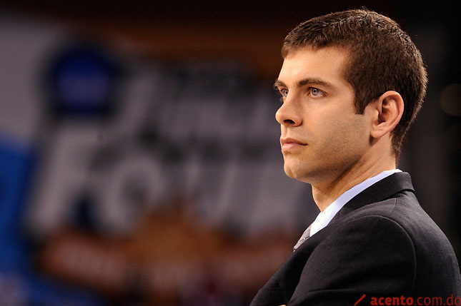 Celtics sorprenden firmando a Brad Stevens como dirigente