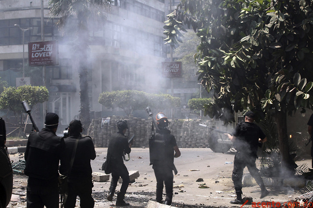 Egipto: Suman 421 muertos, 3.572 los heridos y sigue la represión