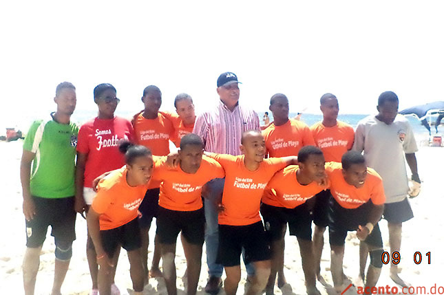 San Cristóbal y La Romana a la final de la liga este de fútbol playa