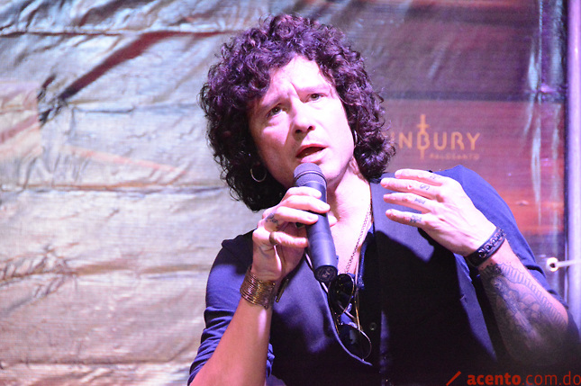 Bunbury dice su nuevo disco ofrece una mirada social combativa y activista
