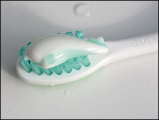 Por qué la higiene dental protege al corazón