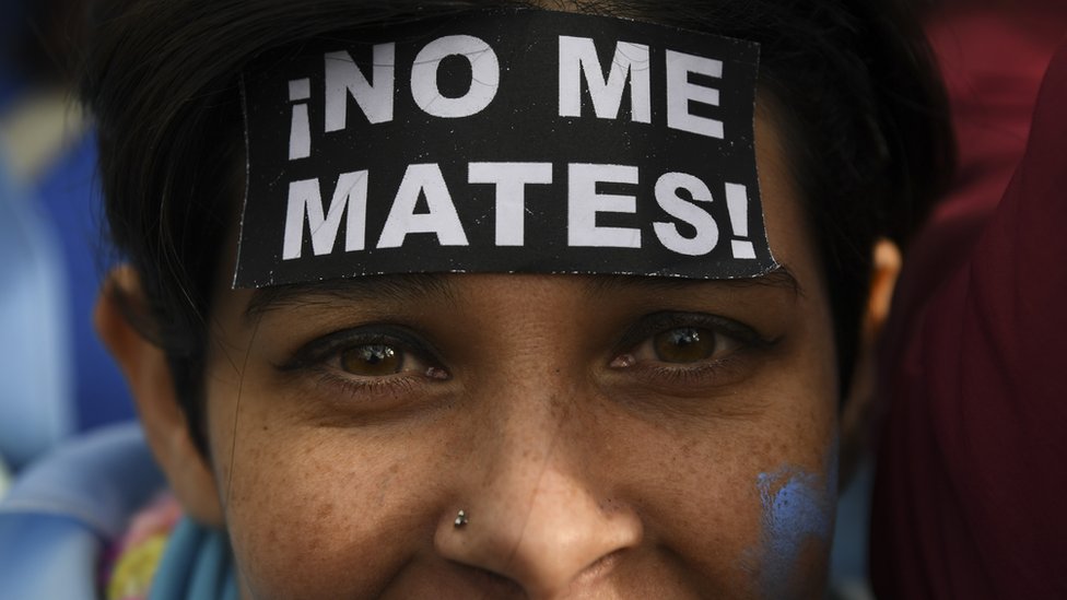 Aborto legal en Argentina: cómo es ahora y qué es lo que puede cambiar con la ley que tanto divide al país
