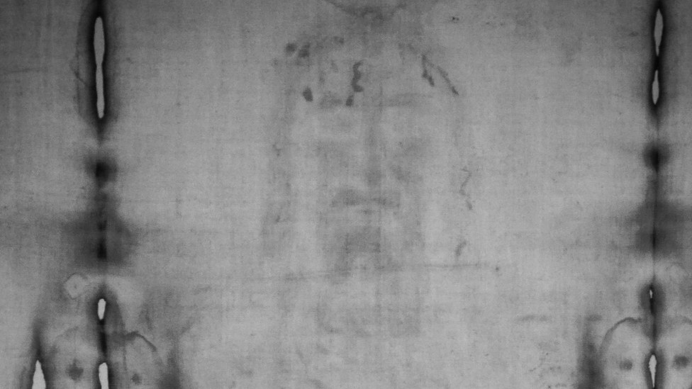 El estudio forense que afirma que las manchas de sangre de la Sábana Santa de Turín son falsas