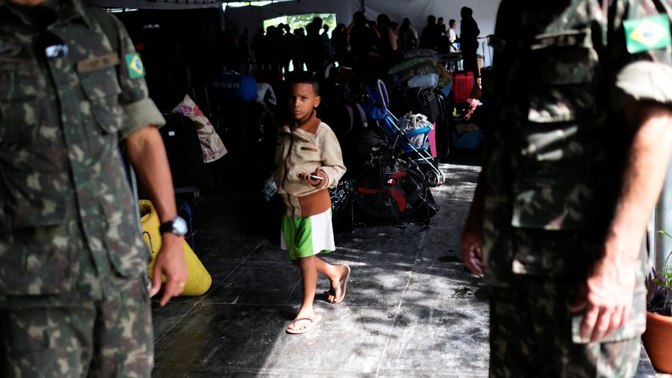 Crisis migratoria de Venezuela: la tensión en Pacaraima, la ciudad de Brasil donde atacaron a migrantes venezolanos