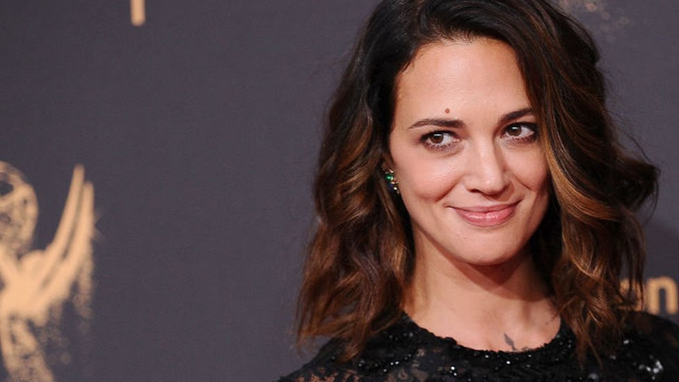 La actriz Asia Argento, pionera del movimiento #MeToo, niega haber abusado del joven al que pagó cientos de miles de dólares a cambio de su silencio