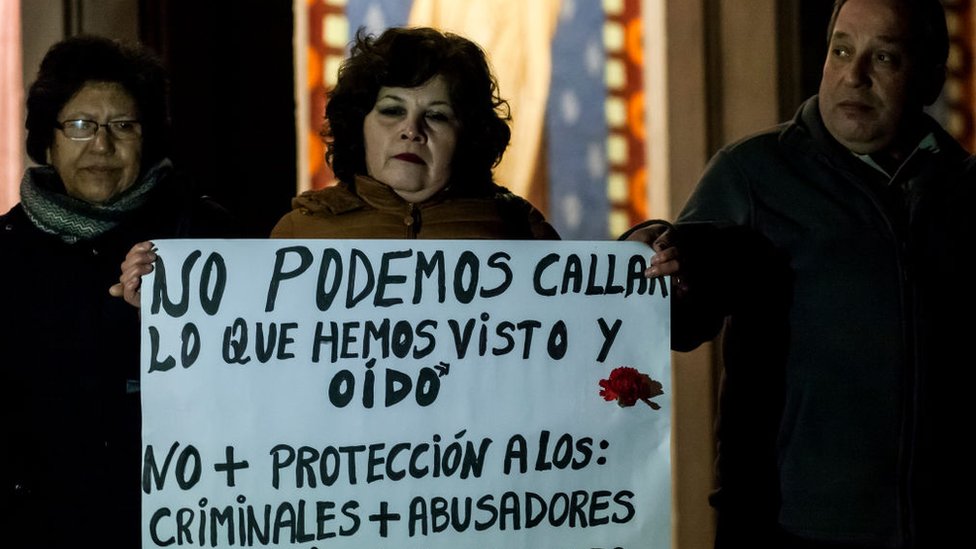 Abusos sexuales en Chile: Cristián Precht, el sacerdote ícono de los derechos humanos que fue expulsado del sacerdocio por el papa Francisco