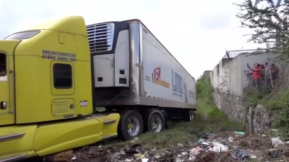 México: escándalo por el tráiler de cadáveres que guardaba más de 150 cuerpos en Jalisco