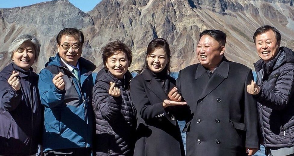 Qué es el corazón coreano, el símbolo del K-pop con que Kim Jong-un quiere ganarse a los surcoreanos