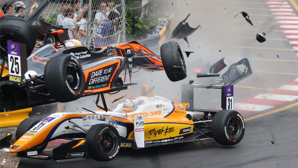 GP Macao: el espeluznante accidente de la piloto alemana de 17 años Sophia Flörsch contra un puesto de fotógrafos
