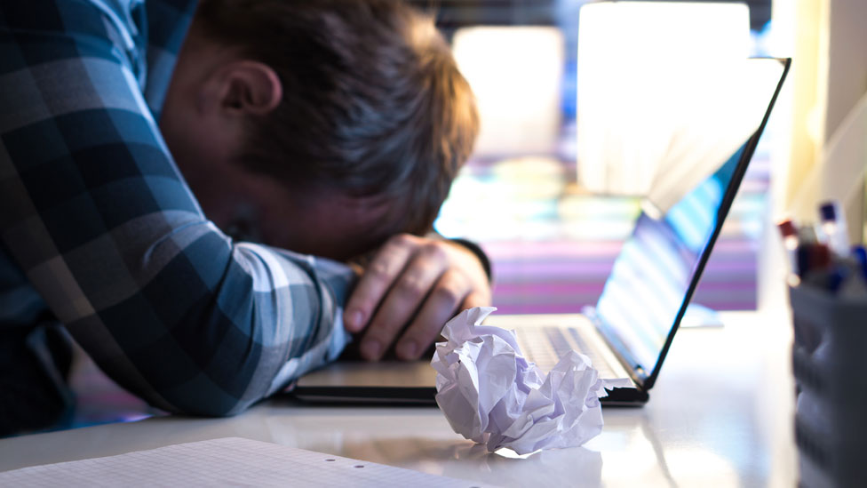 3 grandes descubrimientos que hicieron científicos mientras estaban dormidos