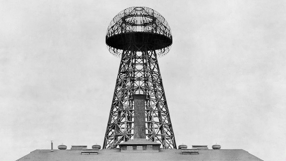 Tesla: el genio que hace 100 años intentó construir una red mundial de comunicación inalámbrica que lo llevó a la perdición