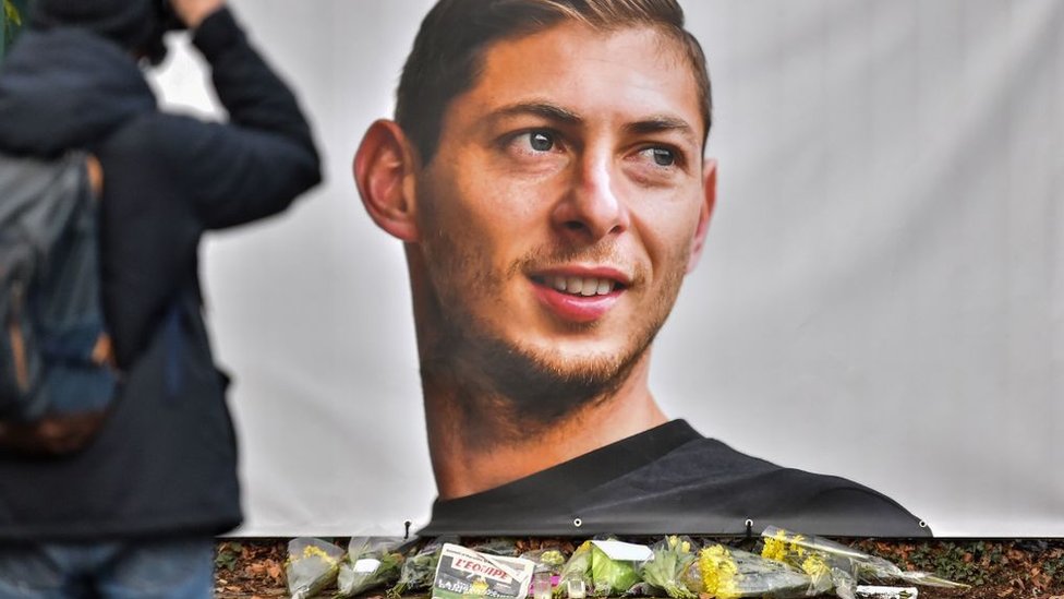 Emiliano Sala: la familia del futbolista argentino desaparecido espera que la búsqueda 