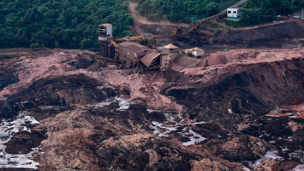 Presa de Brumadinho en Brasil: imágenes de la rotura de un dique que deja al menos 9 muertos y 300 desaparecidos