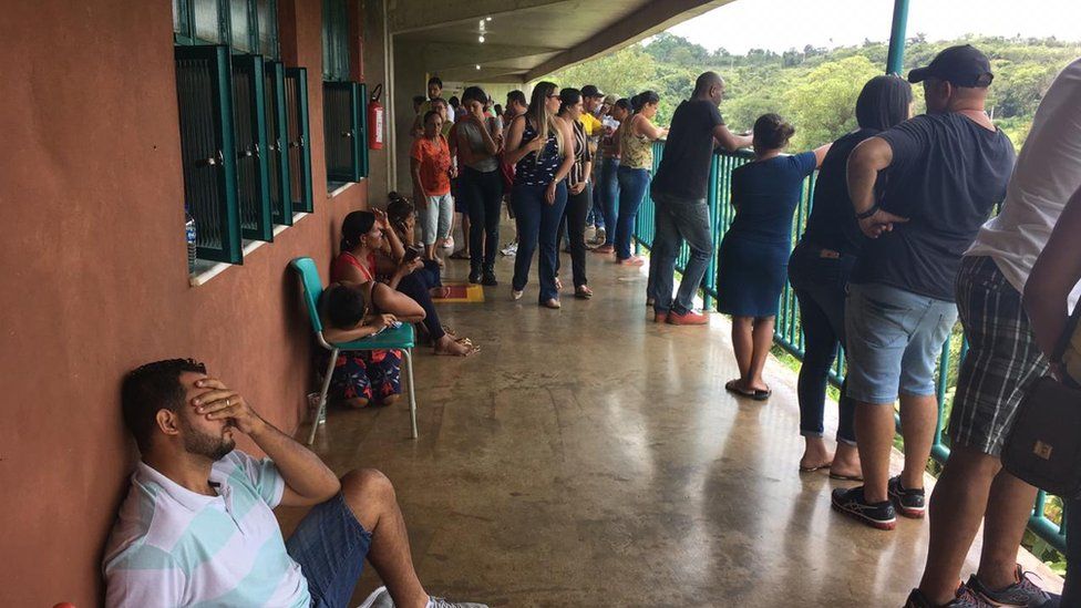 Presa de Brumadinho en Brasil: la agonía de quienes esperan noticias de sus familiares desaparecidos