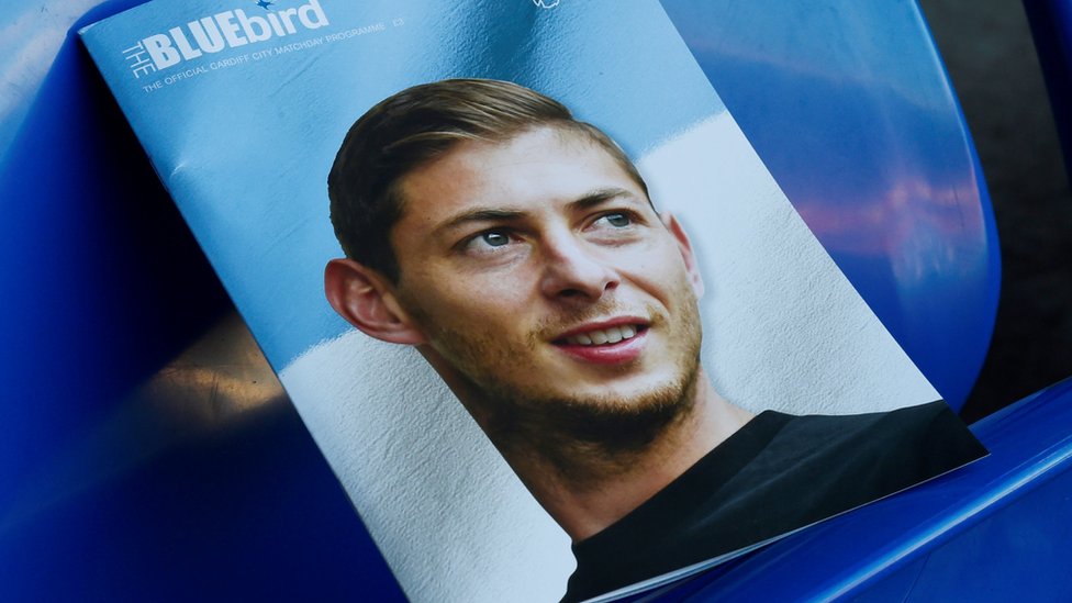 Emiliano Sala: lo que se sabe y las preguntas que quedan por contestar de la desaparición del futbolista argentino