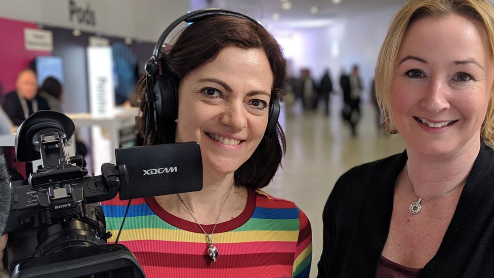 Mobile World Congress: la sorpresa de la periodista de la BBC al ver que la principal feria de celulares del mundo está dominada por hombres