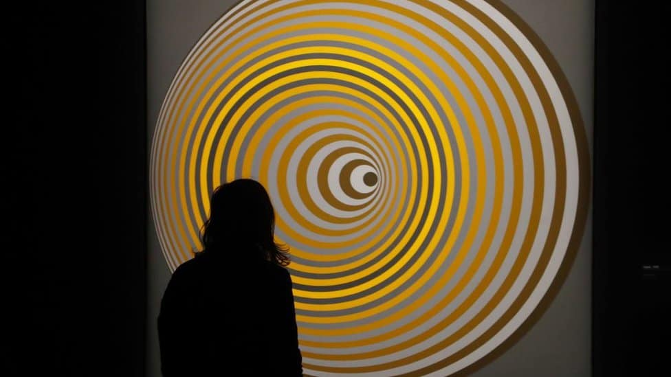 Las fascinantes creaciones de Victor Vasarely, el genio que pintó cientos de ilusiones ópticas capaces de engañar a nuestros ojos Las fascinantes creaciones de Victor Vasarely, el genio que pintó cientos de ilusiones ópticas capaces de engañar a nuestros ojos