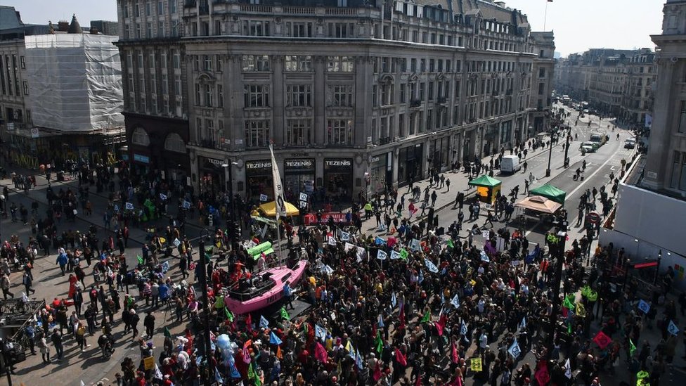 Qué es Extinction Rebellion, el movimiento contra el cambio climático que paraliza Londres (y qué reclama)