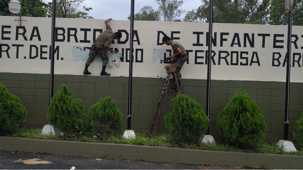 Nayib Bukele: la orden del nuevo presidente de El Salvador de retirar de un cuartel el nombre de Domingo Monterrosa, el militar detrás de la Masacre del Mozote
