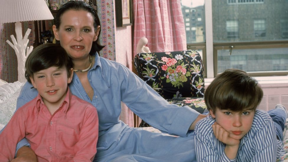 Muere Gloria Vanderbilt, la rica heredera e ícono de la moda cuya vida quedó marcada por el suicidio de su hijo